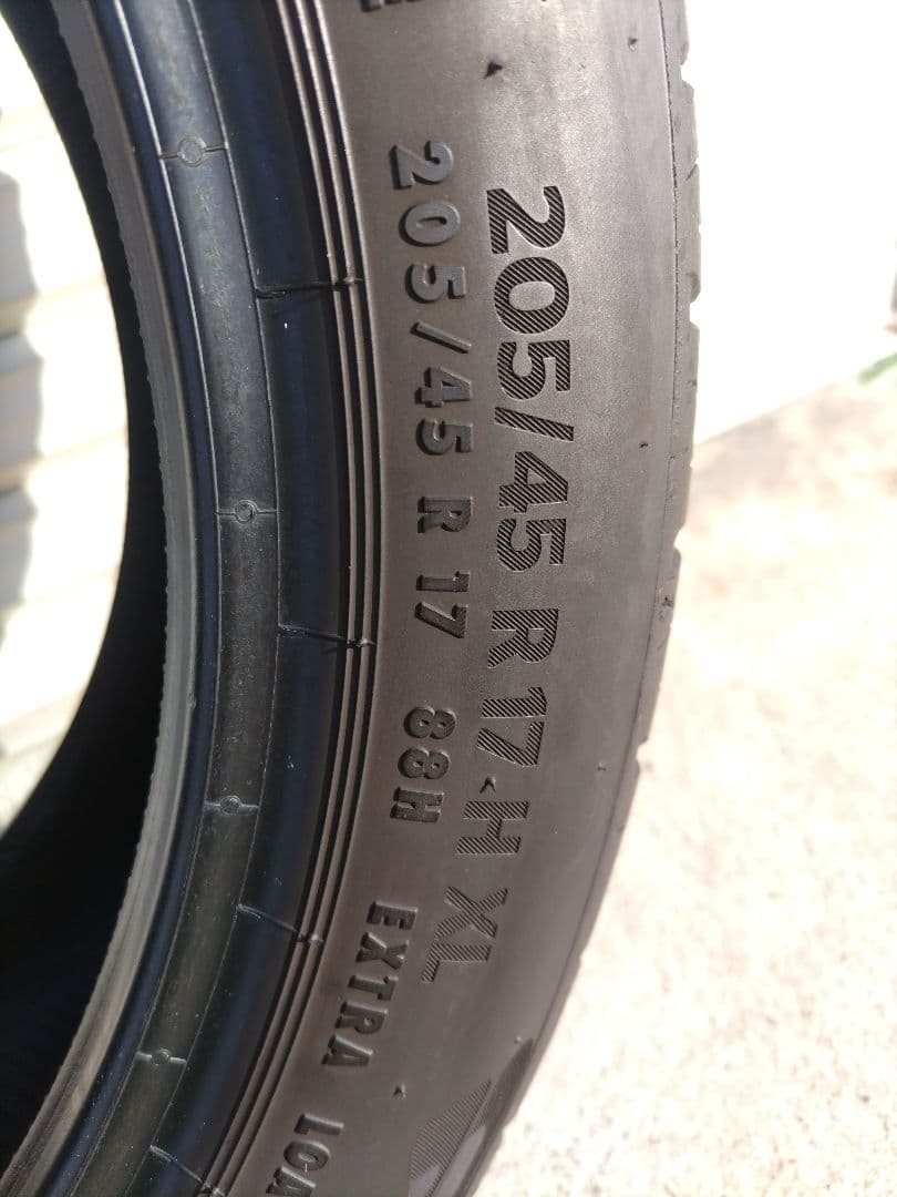 205/45/17 continental 中古タイヤ2本セット