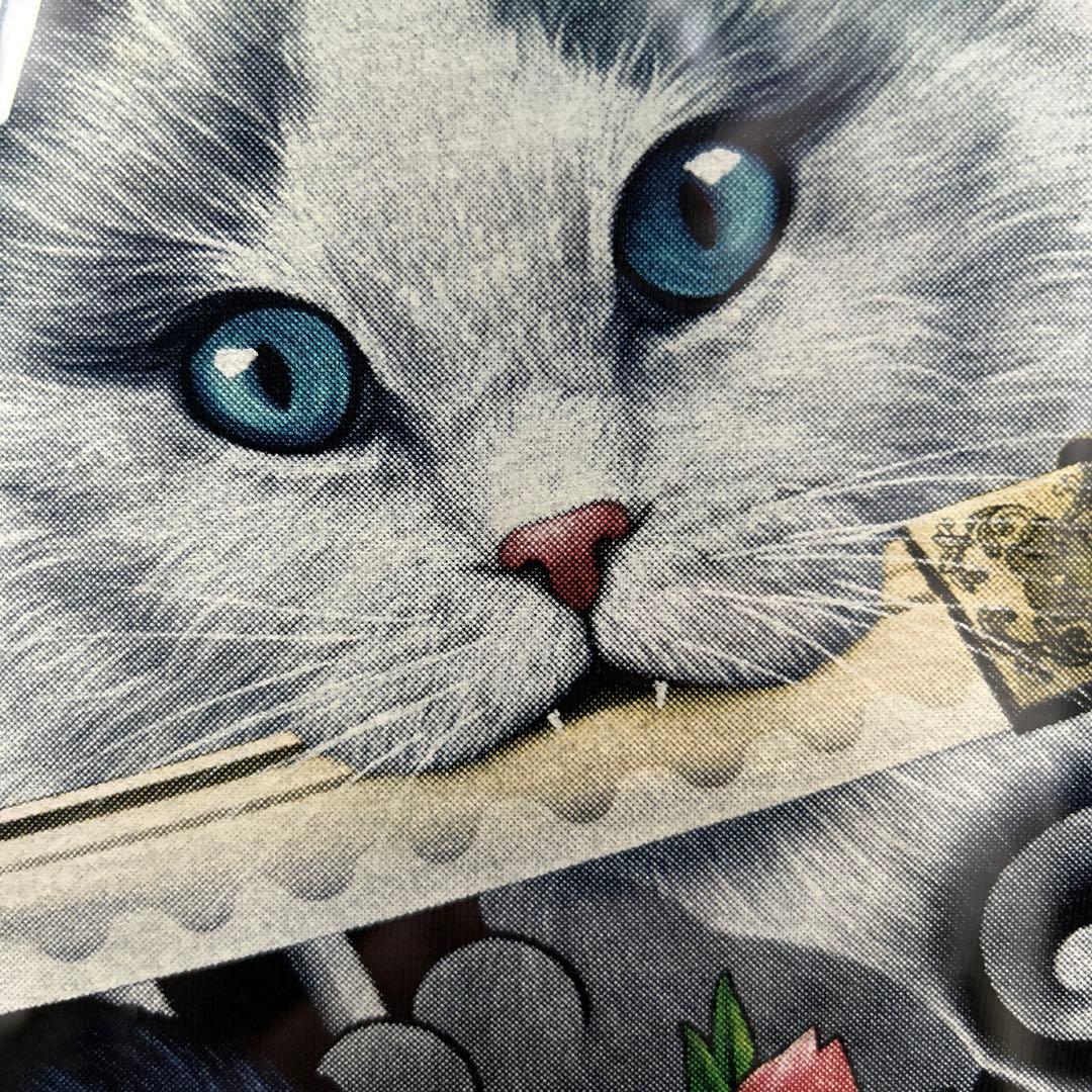 お部屋のインテリアに最適！フレーム付★インパクト大★暗闇で光る和彫猫★A2サイズ