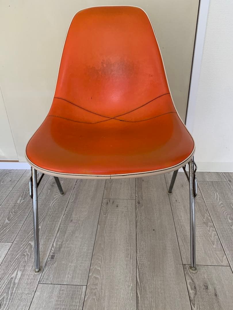 ア*ロ様 イームズシェルチェア