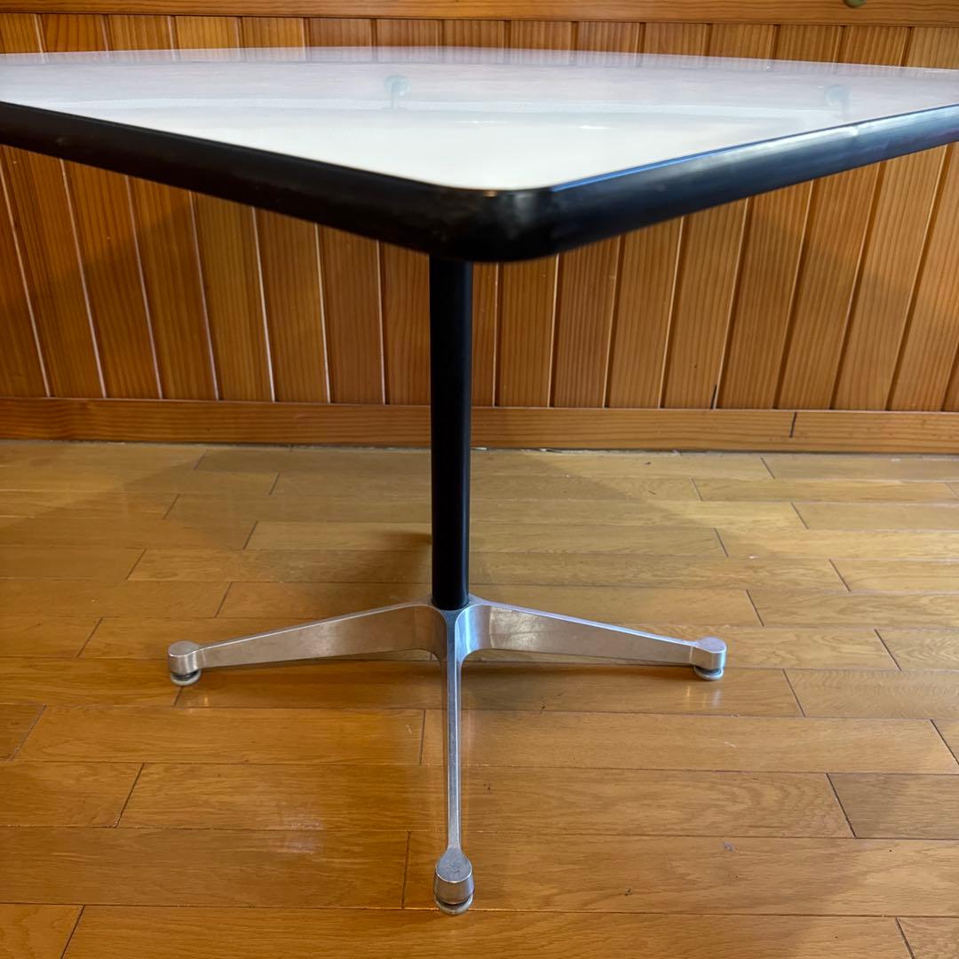 Herman Millerイームズ コントラクトベース テーブル 正方形90cm