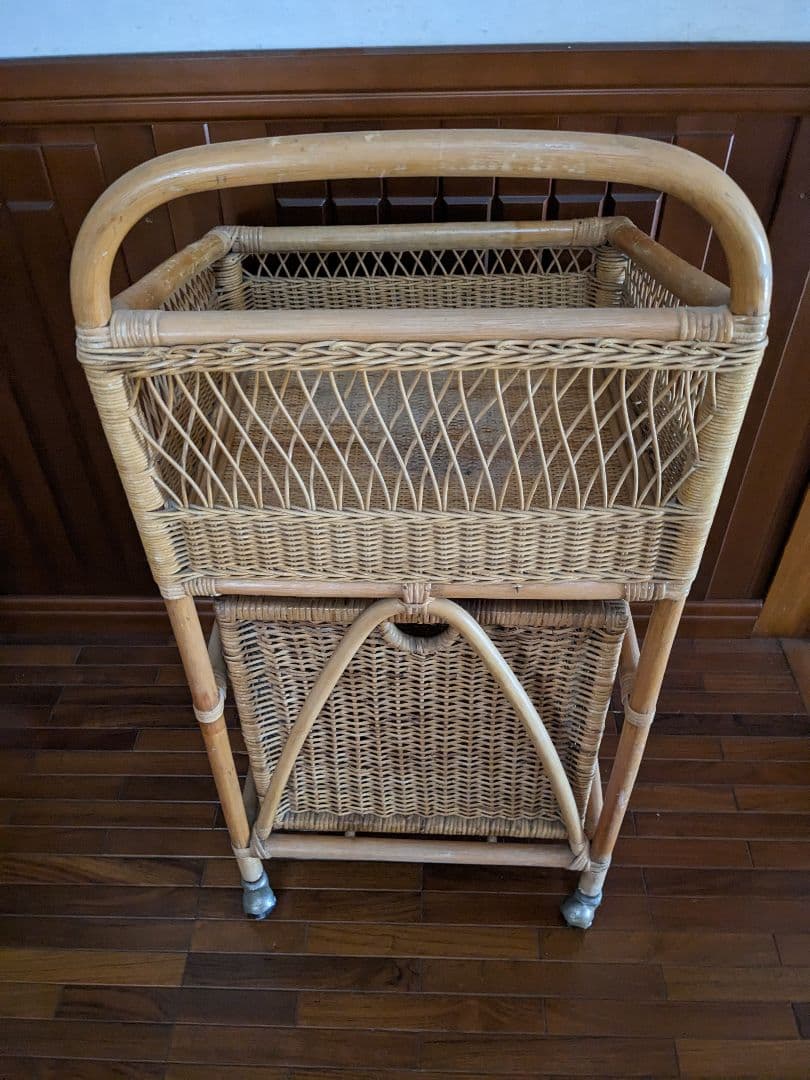 昭和レトロ ラタンランドリーラック 脱衣かご 籐家具 古家具 キャスター付き