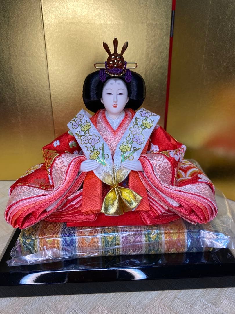 雛人形　親王平飾りセット・サイズ間口約６０×奥行約３０×高さ約３１㎝