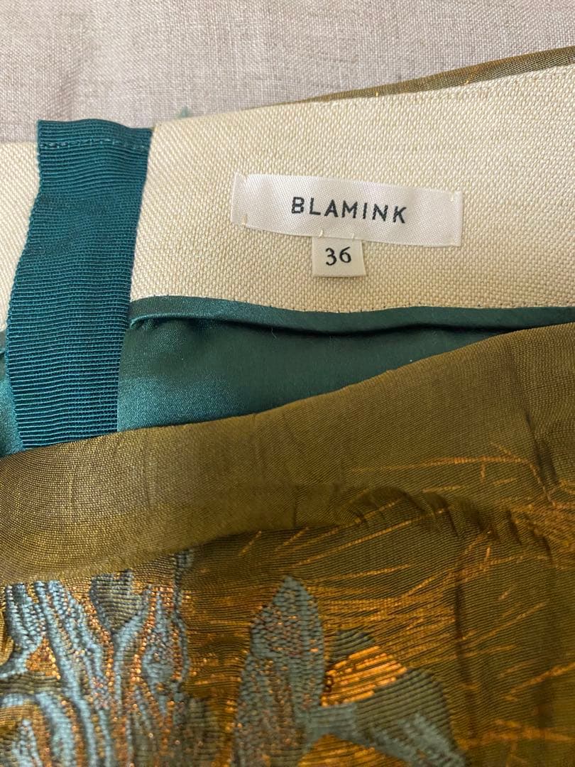 BLAMINKオリーブグリーンスカート