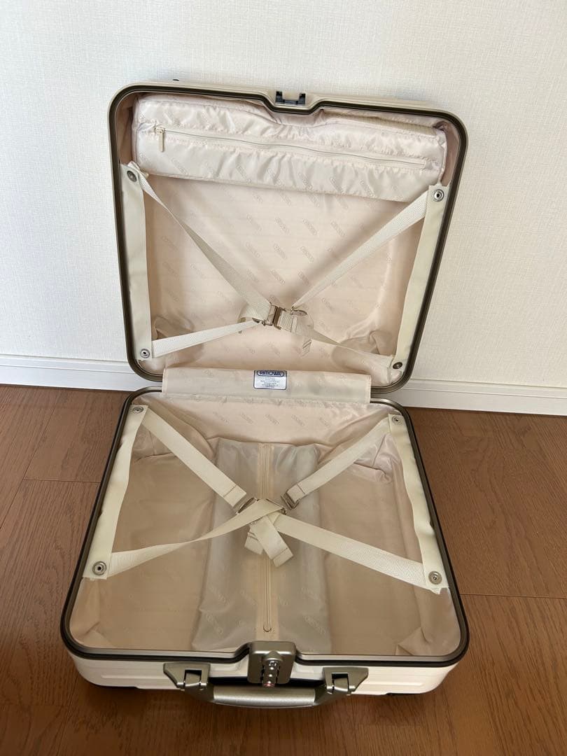 【美品】RIMOWA LIMBO ビジネスキャリーケース 27L