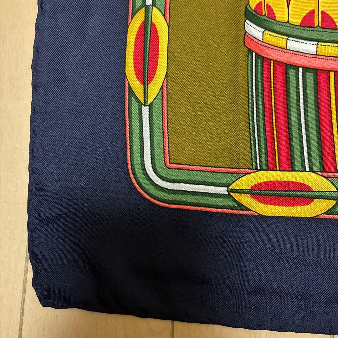 Salvatore Ferragamo シルク　スカーフ 総柄　虎　イタリア製