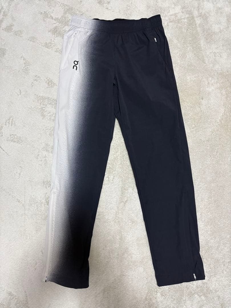 ON Court Track Pants ブラック/ホワイト　入手困難モデル