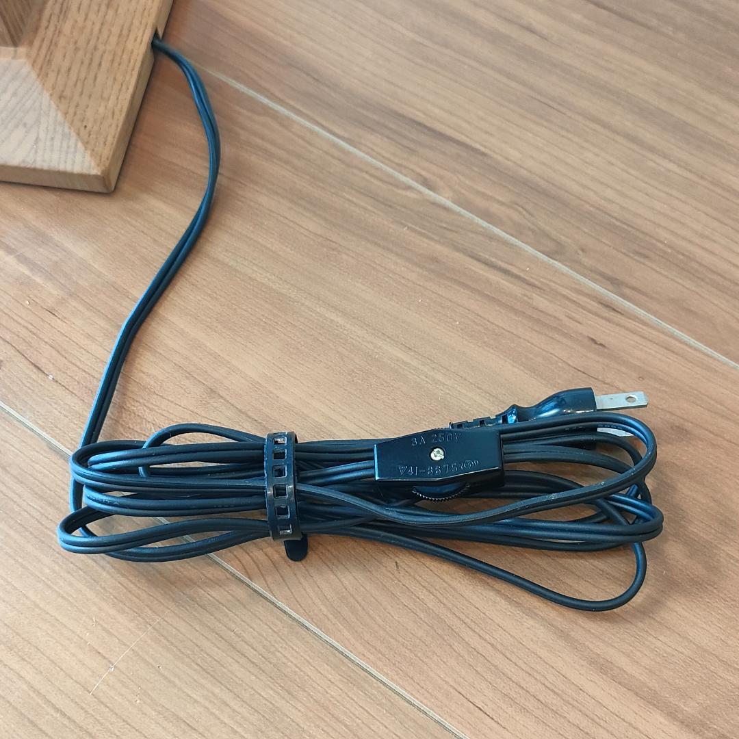 ＜希少＞　カリモク　照明　フロアライト　天然木　棚付き