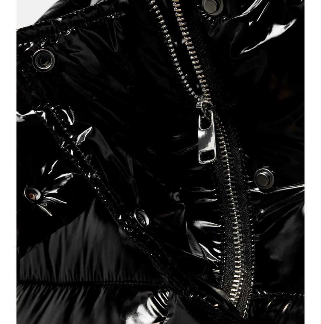 タグ付き新品★ZARAのシャイニーロングアノラック★Lサイズ★ブラック色