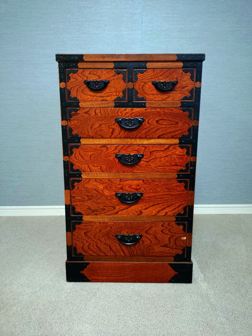 お値下げしました❗️ 和箪笥 4段 ＋2引き出し付き