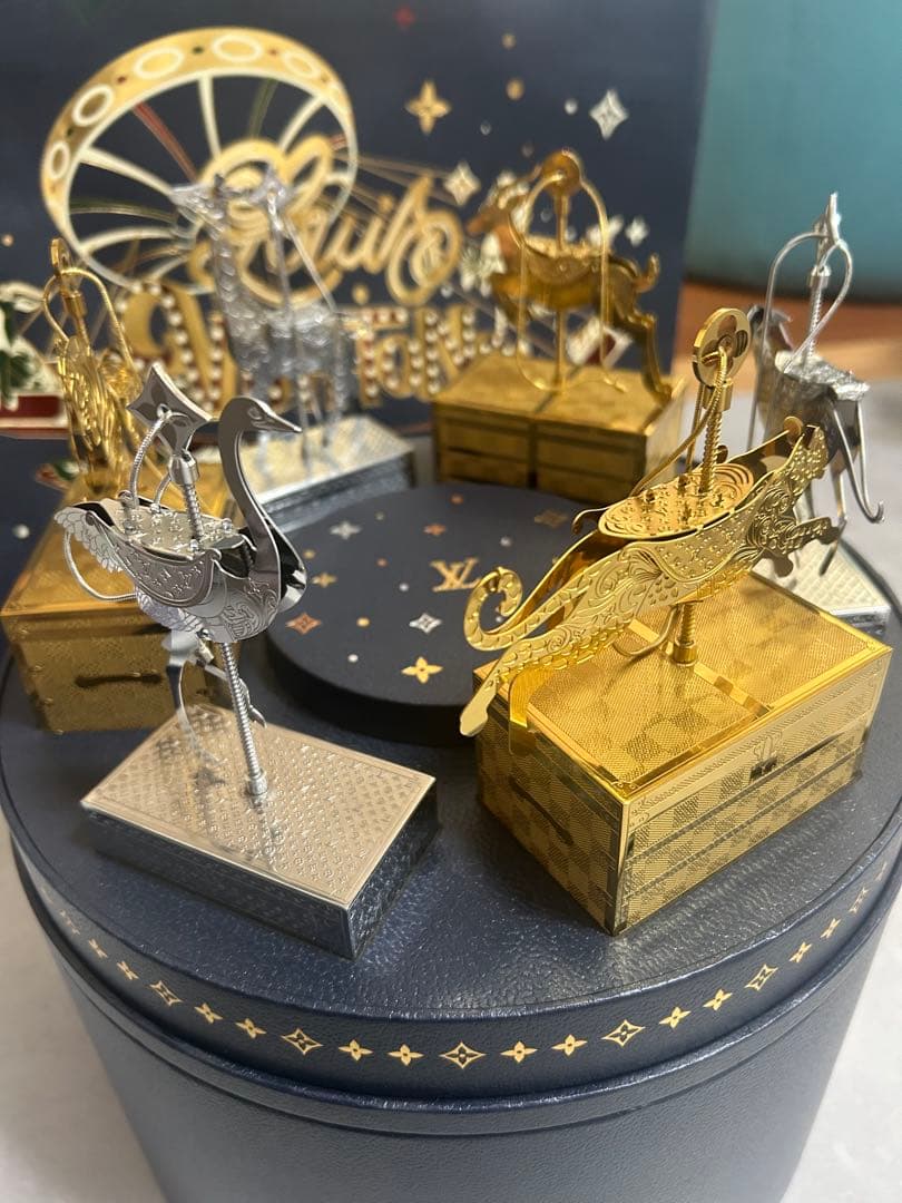 ルイヴィトン 顧客ホリデーギフト 動物のオブジェ フィギュア