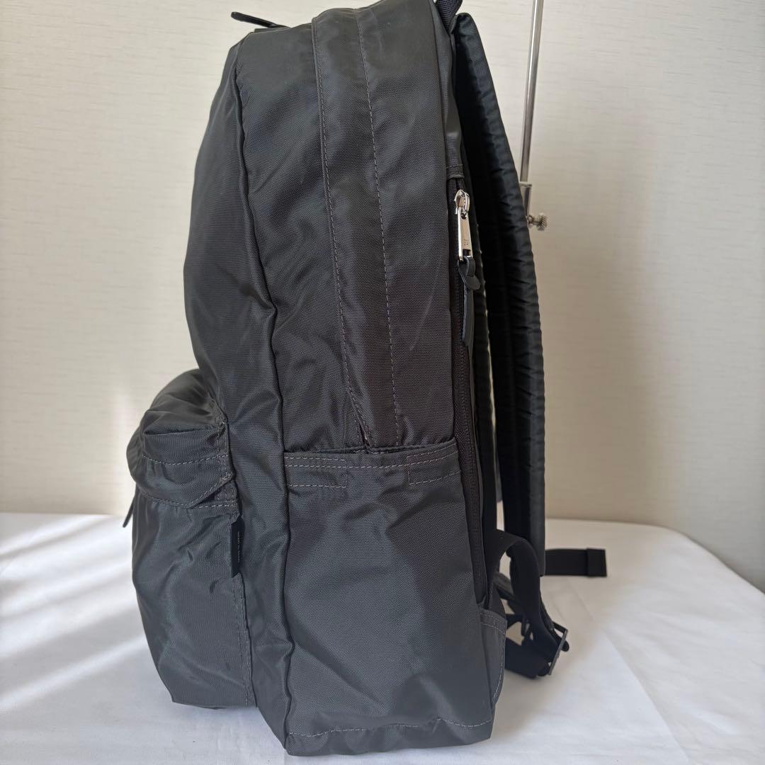 スタンダードサプライ ララビギン　デイリーデイパック　チャコールグレー