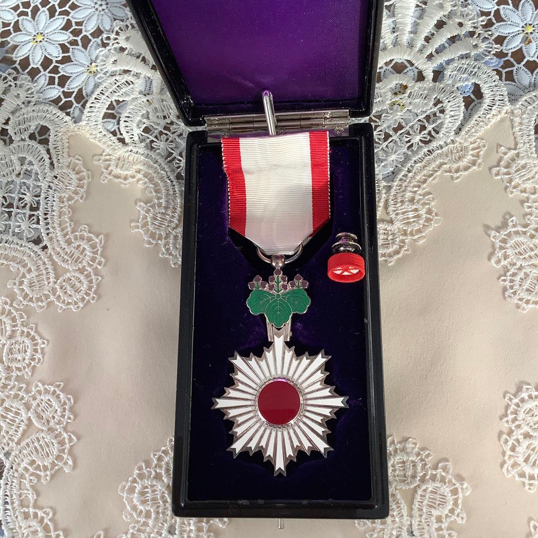 勲六等単光旭日章　勲章