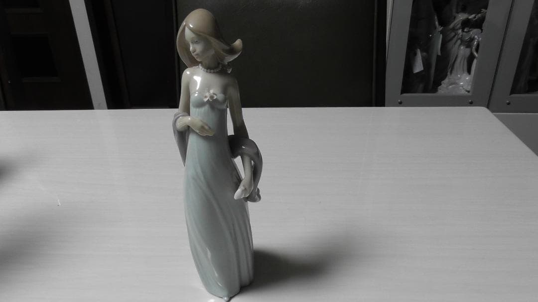 LLADRO　リヤドロ　【純粋な少女】３　陶器　置物　リアドロ　Ｌ340