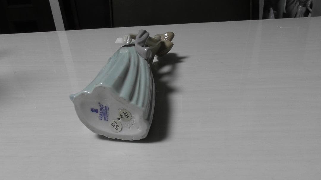 LLADRO　リヤドロ　【純粋な少女】３　陶器　置物　リアドロ　Ｌ340