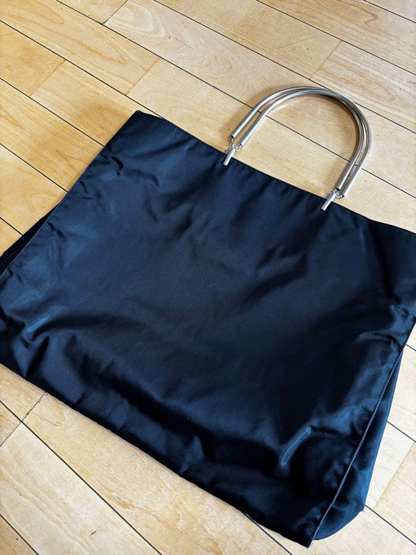 プラダトートバッグ