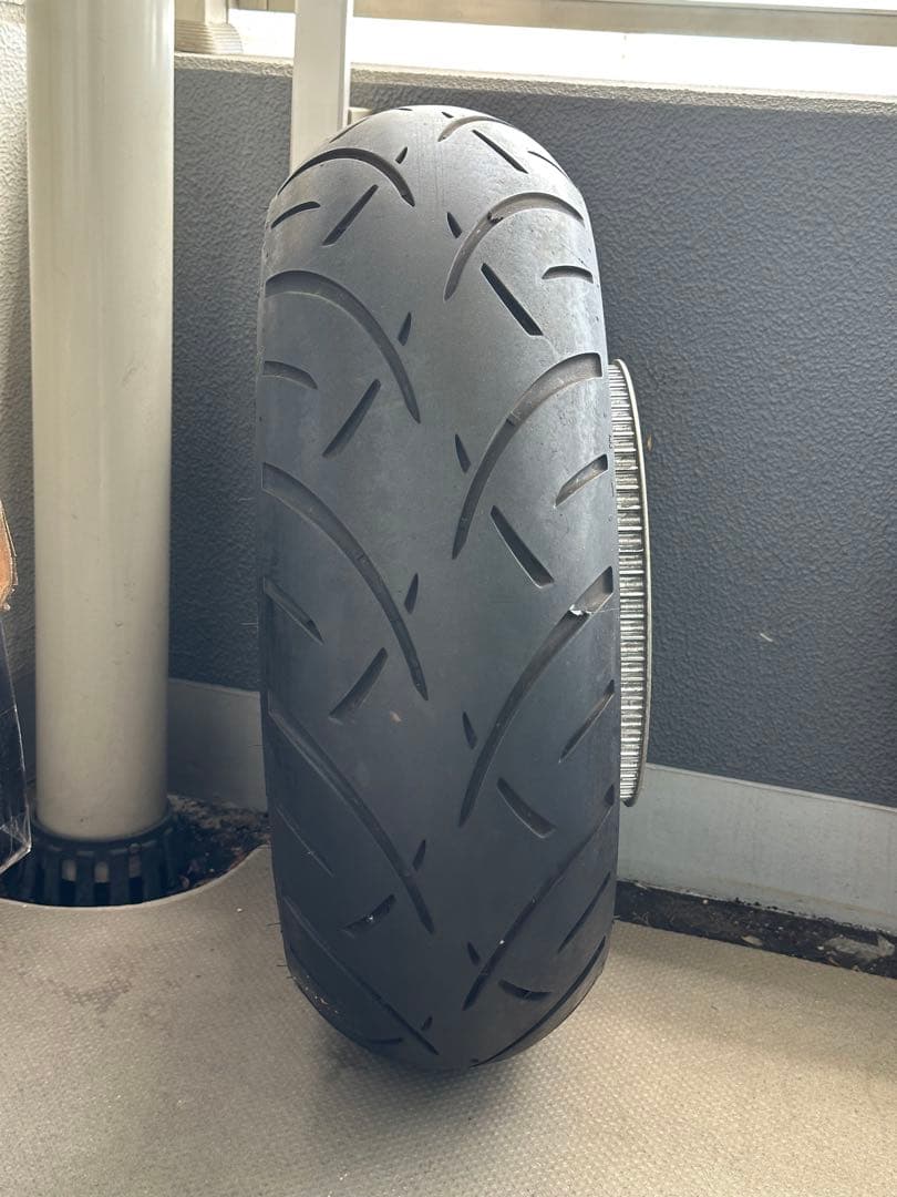 ハーレーダビットソン　200mm17インチタイヤ メッツェラー888