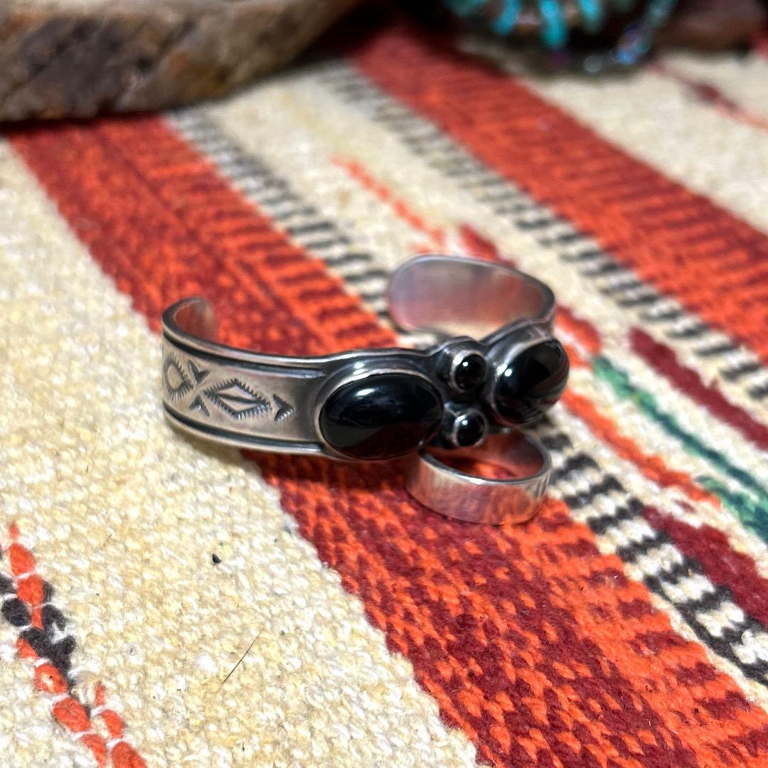 インディアンジュエリー オニキスバングル ナバホ ホピ