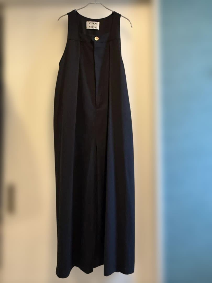 CYAN tokyo 黒 サロペット　2025ss 低身長向け