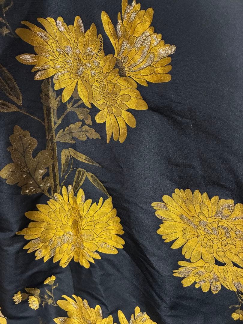 【極美品】LEONARD レオナール 金糸 菊柄 ロングコート 花柄 黒×金40