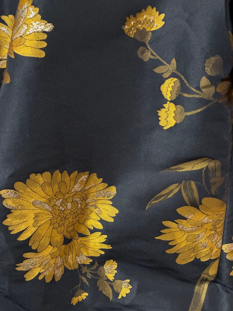 【極美品】LEONARD レオナール 金糸 菊柄 ロングコート 花柄 黒×金40