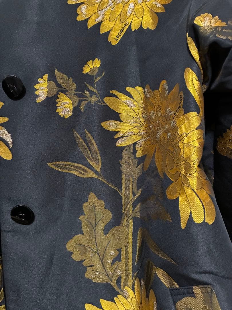 【極美品】LEONARD レオナール 金糸 菊柄 ロングコート 花柄 黒×金40