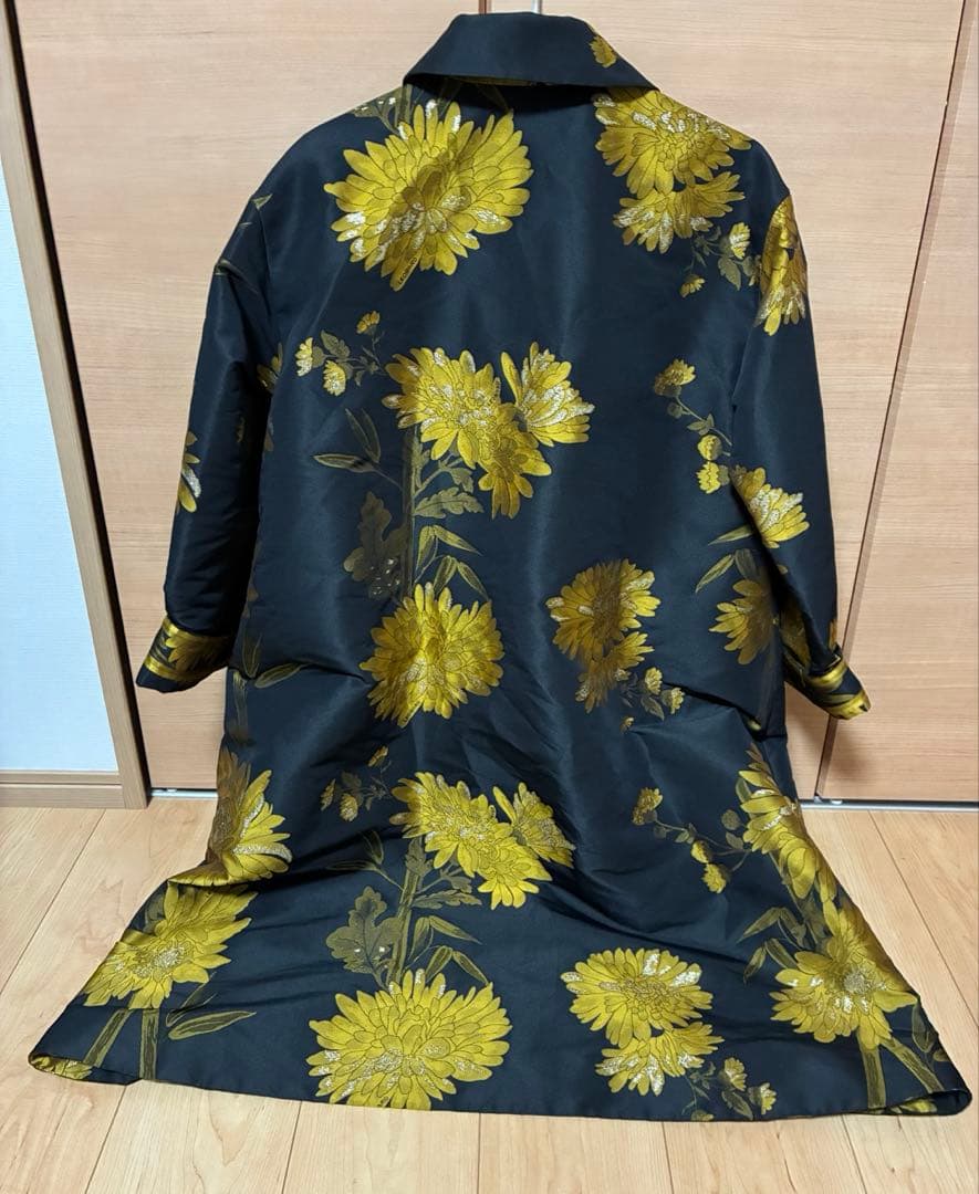 【極美品】LEONARD レオナール 金糸 菊柄 ロングコート 花柄 黒×金40
