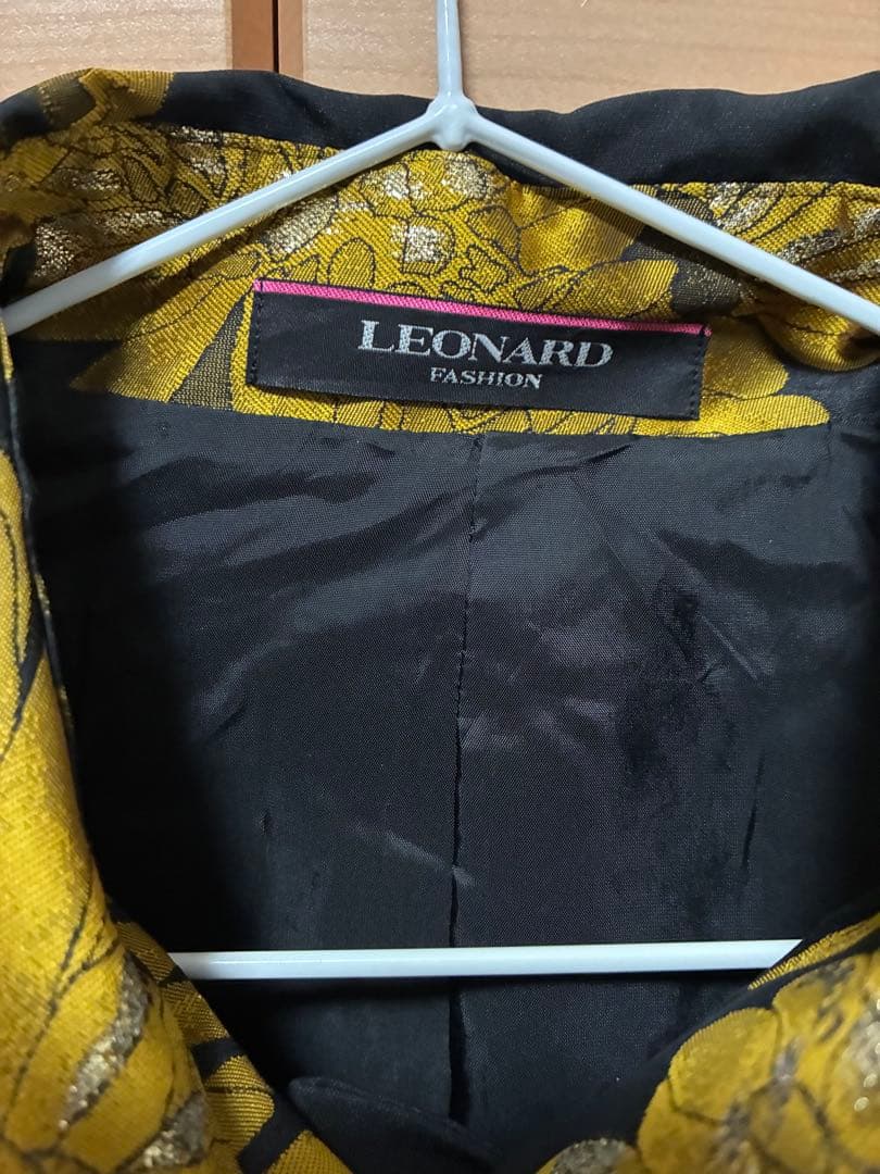 【極美品】LEONARD レオナール 金糸 菊柄 ロングコート 花柄 黒×金40