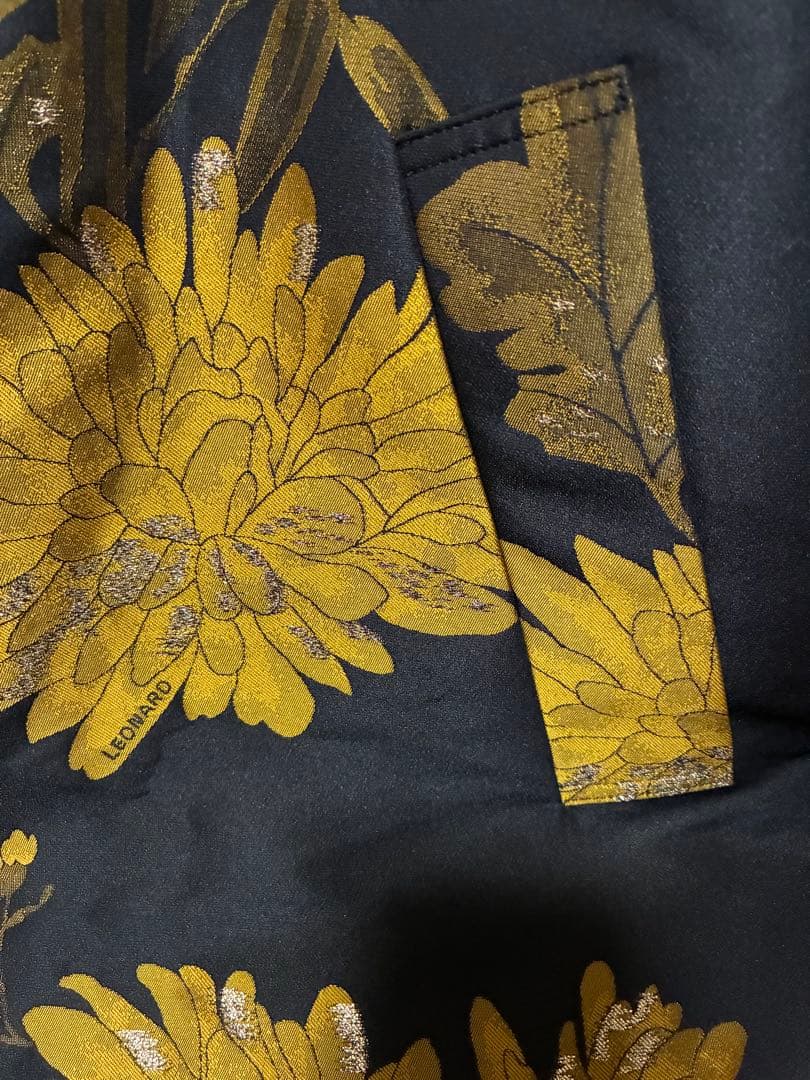 【極美品】LEONARD レオナール 金糸 菊柄 ロングコート 花柄 黒×金40