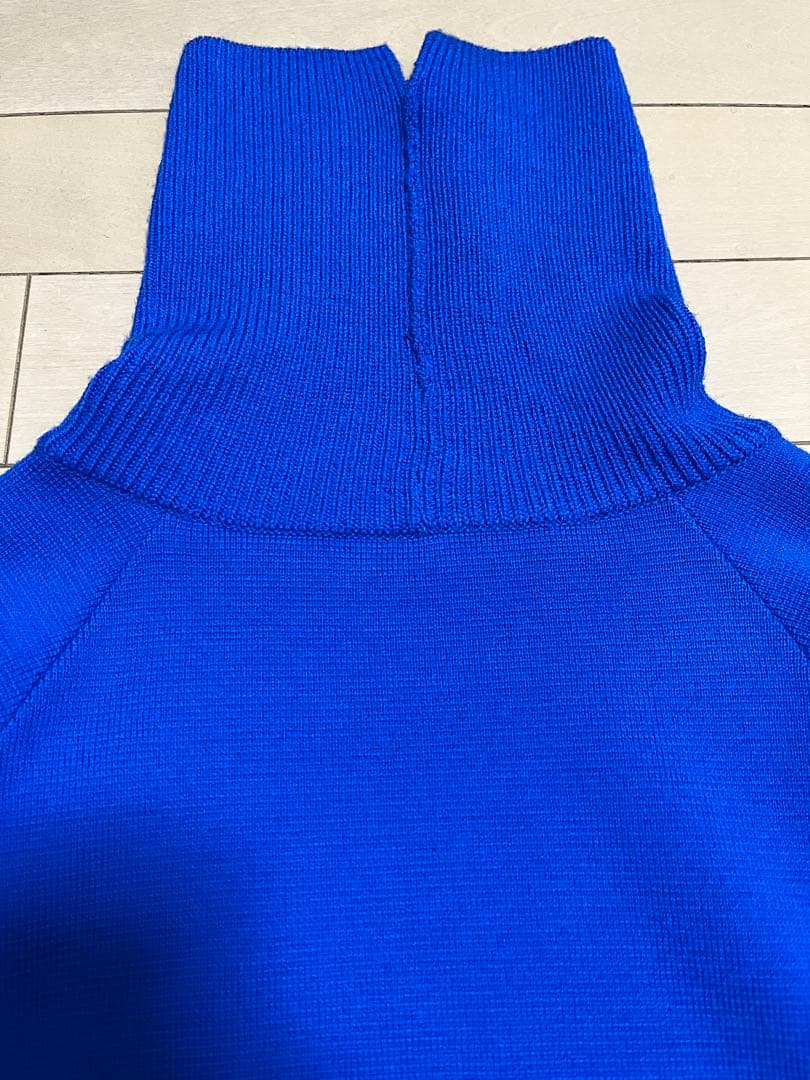 美品／SLOANE スローン　12Gメリノウールミラノリブタートルネックニット