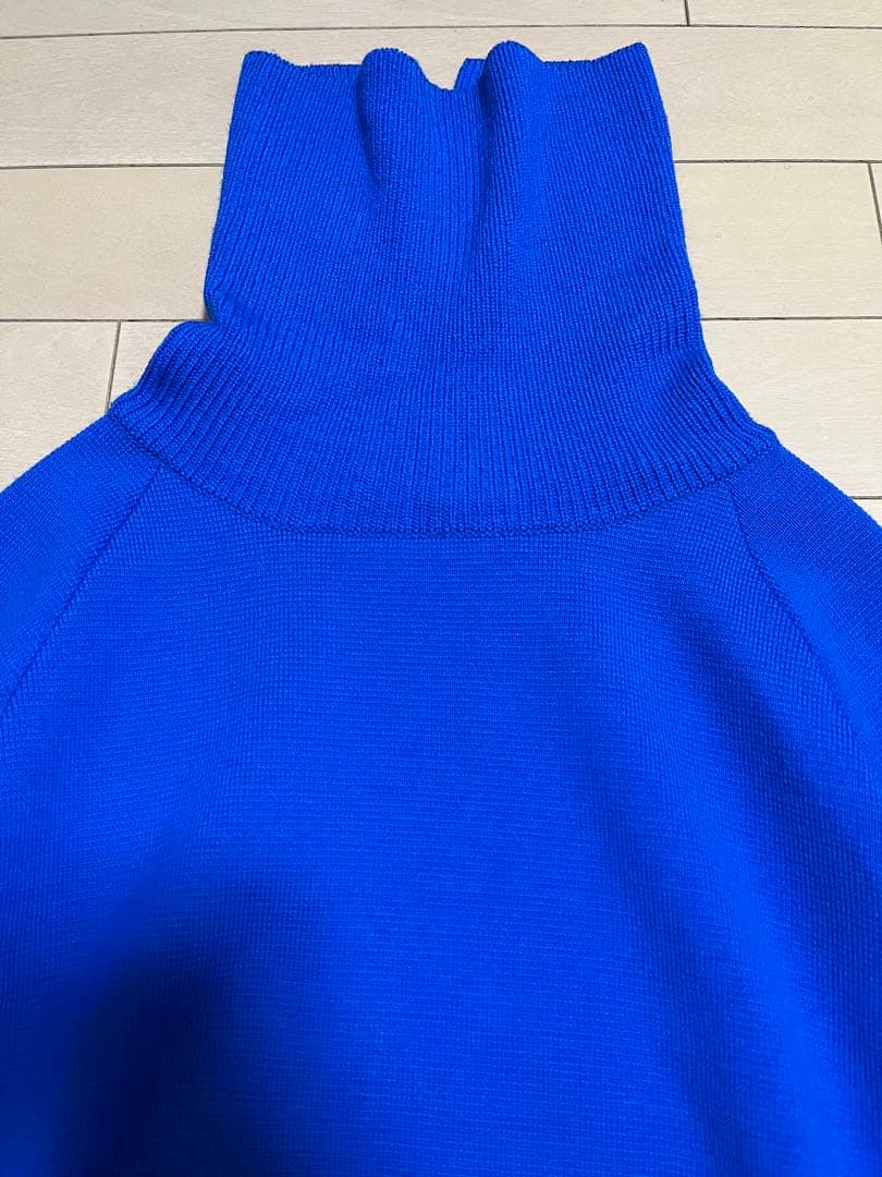 美品／SLOANE スローン　12Gメリノウールミラノリブタートルネックニット