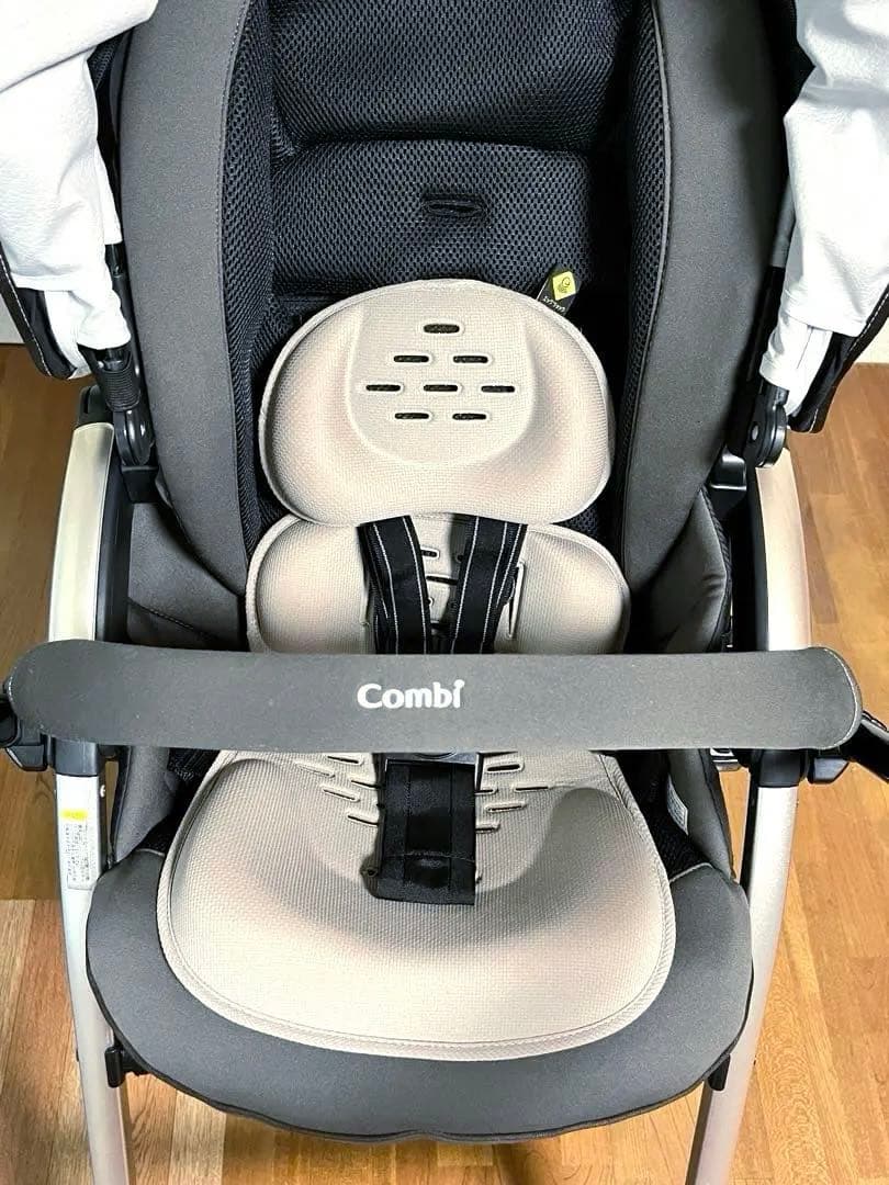 Combi ベビーカー アンブレッタ ★エアスルーシート・ドリンクホルダー付き