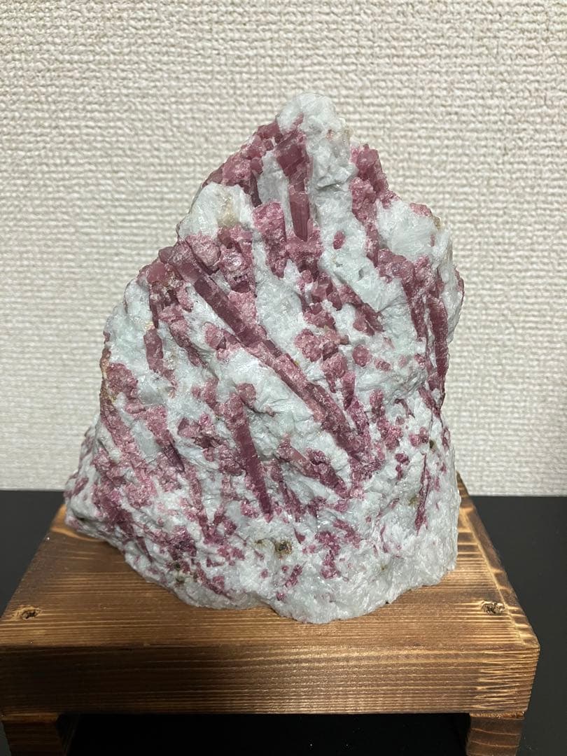 ピンクトルマリン原石1.8キロ