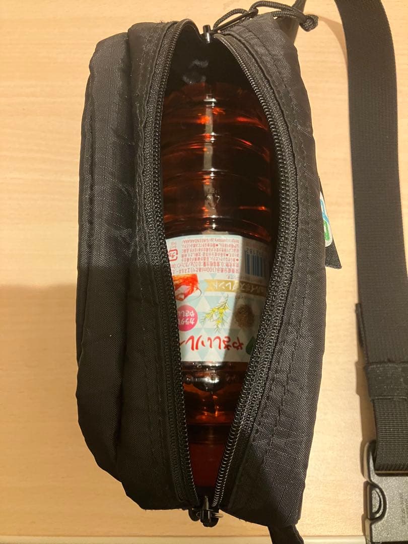 ウエストポーチ　シュプリーム