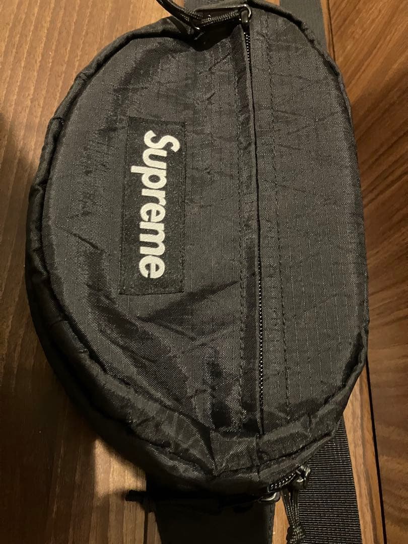 ウエストポーチ　シュプリーム