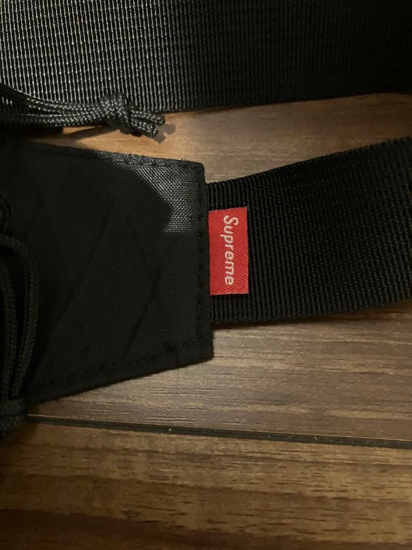 ウエストポーチ　シュプリーム