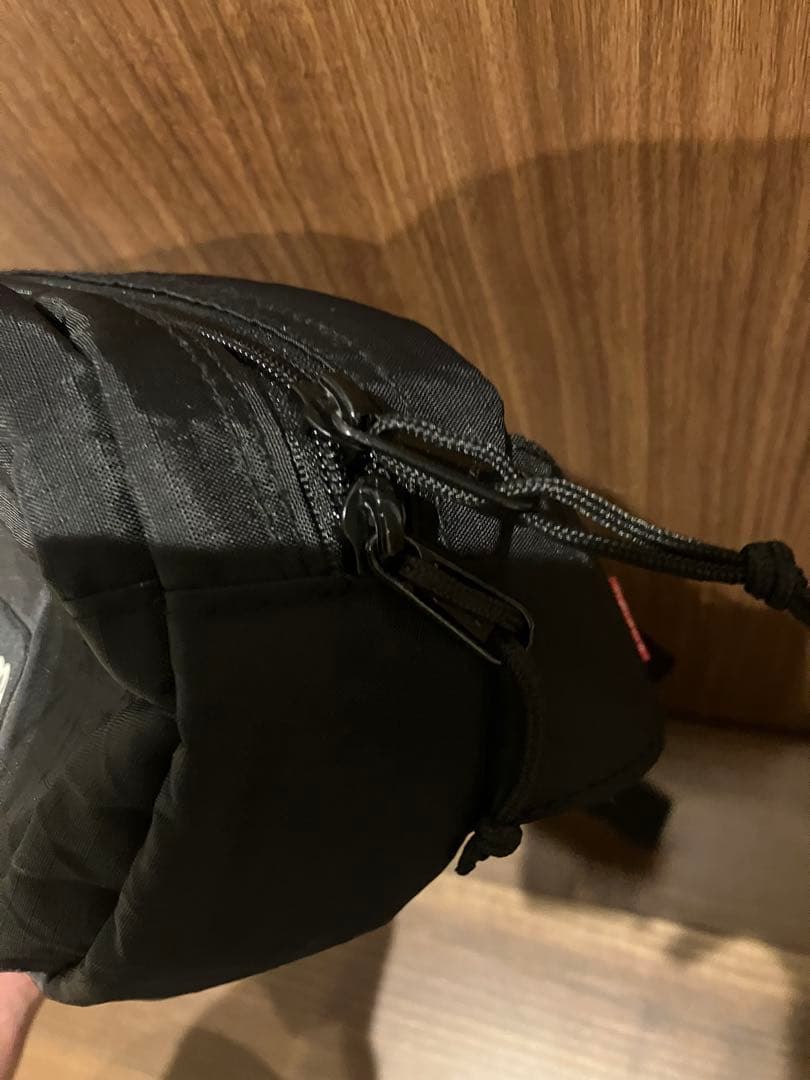 ウエストポーチ　シュプリーム