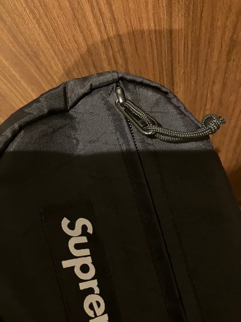 ウエストポーチ　シュプリーム