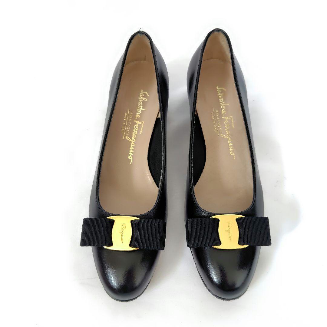 フェラガモ【Ferragamo】ヴァラ パンプス 黒