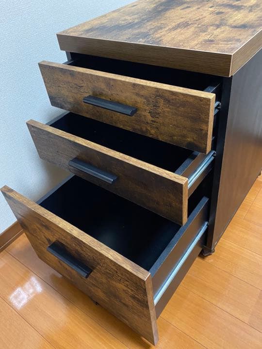 キャビネット３段