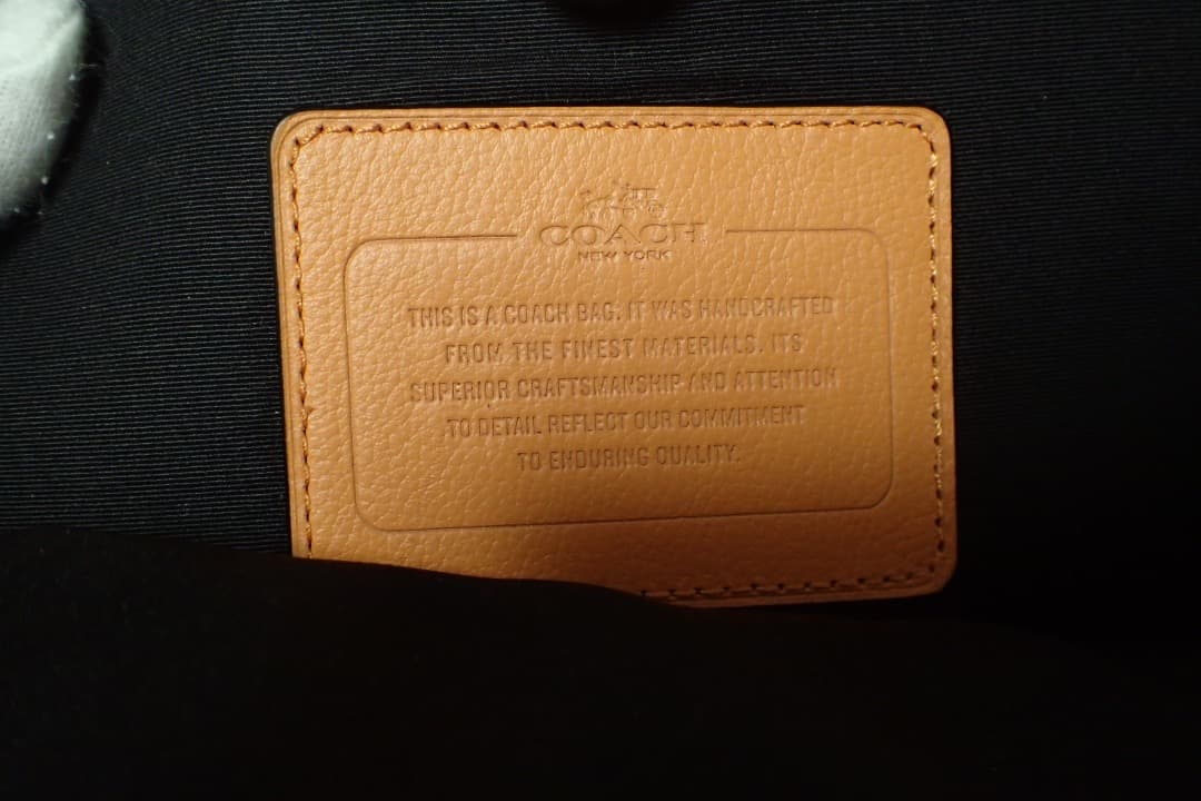 コーチ ボディバッグ ショルダーバッグ オレンジ　美品