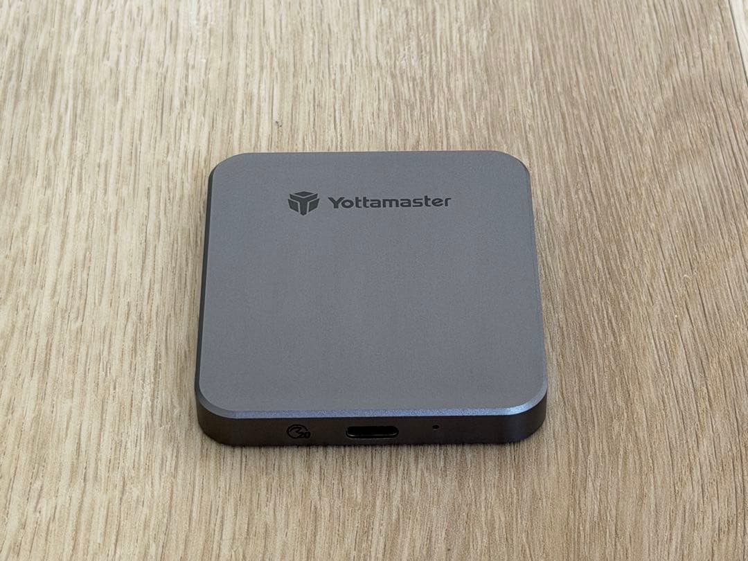 T*I様 Yottamaster製 外付けSSD 1000GB 最大2000MB