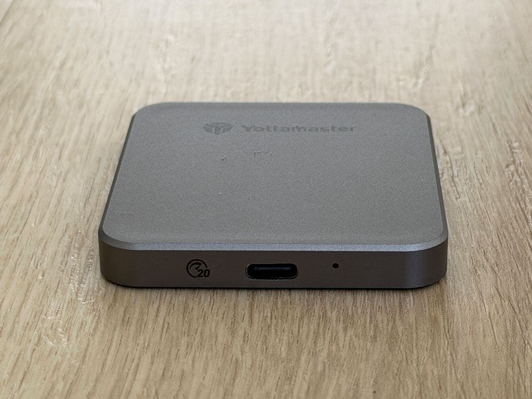 T*I様 Yottamaster製 外付けSSD 1000GB 最大2000MB