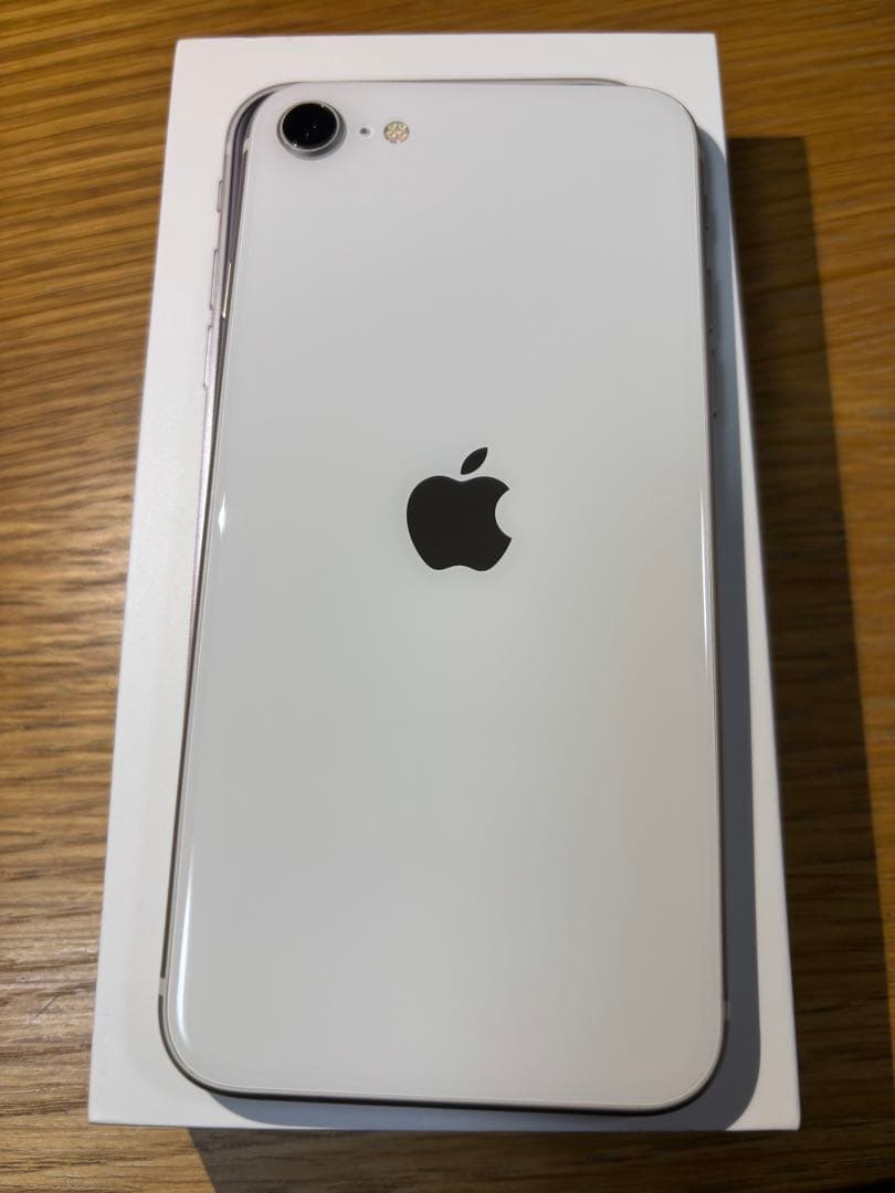 iPhone SE (第3世代) 64gb スターライト 本体