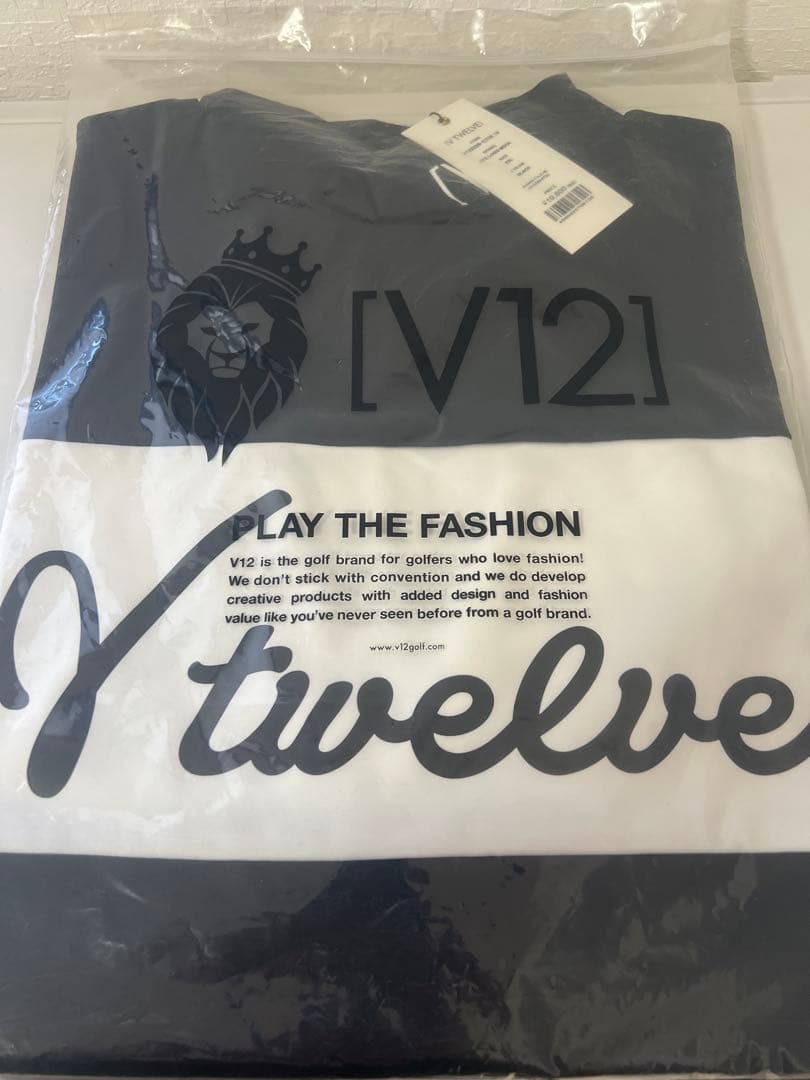 期間限定新品未使用V12 Vtwelve 長袖モックネック　 ブラック/ホワイト
