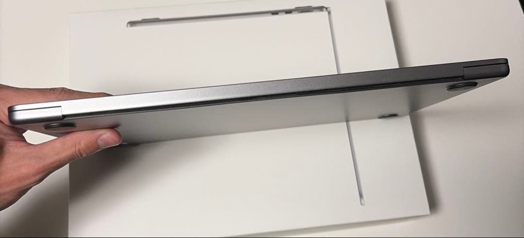 Apple MacBook air M2 13.6インチ16GB 256GB