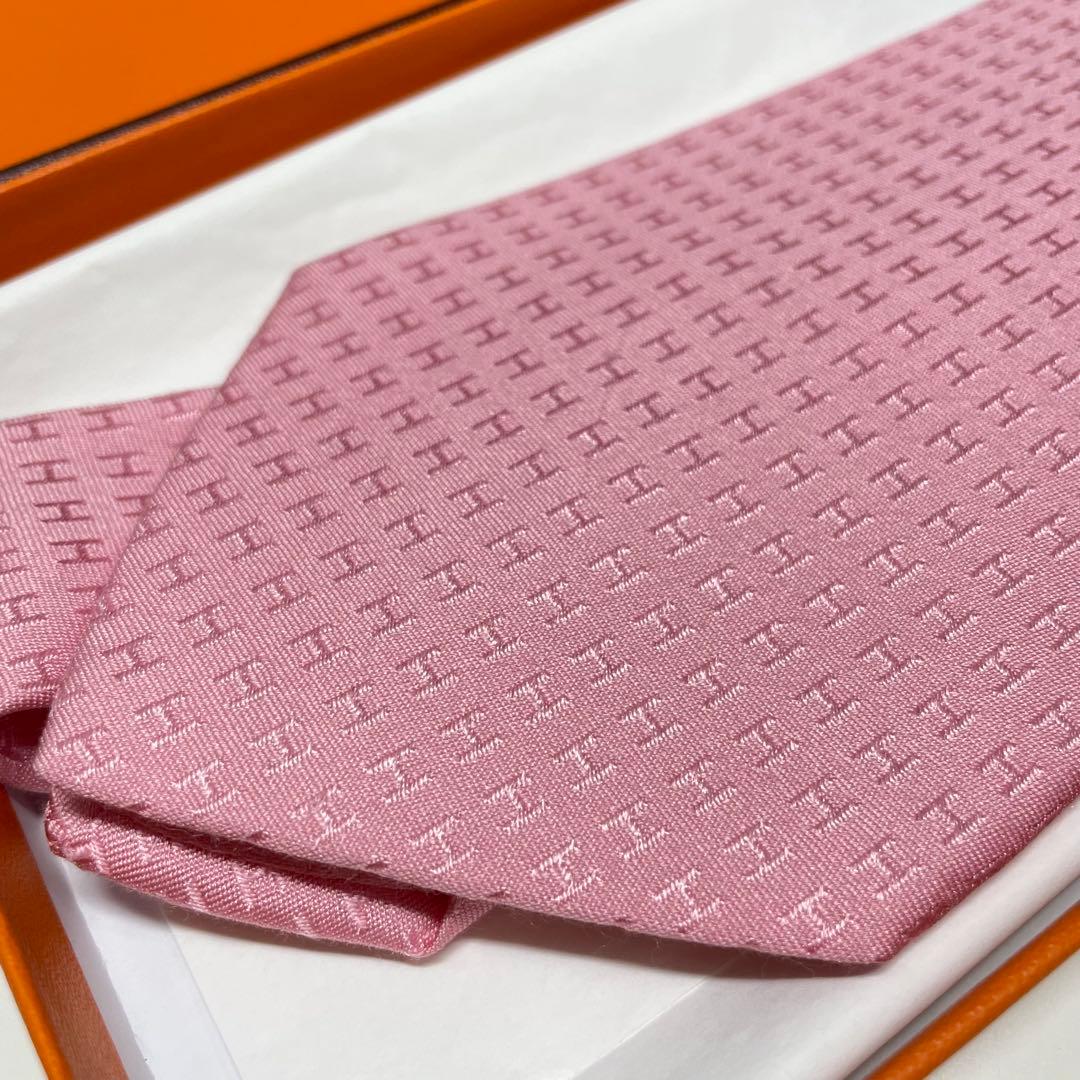 ☆*☆様 未使用品　HERMES ネクタイ　H柄　シルク