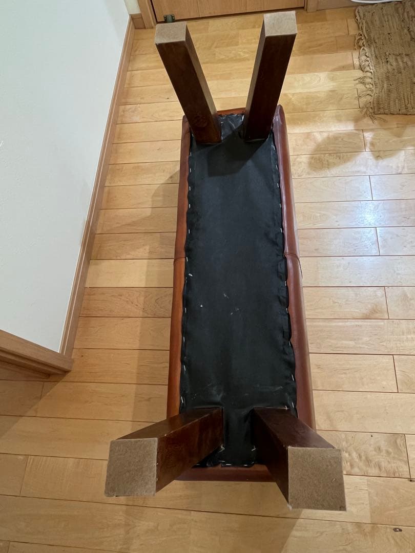 ブラウンレザー　スツール