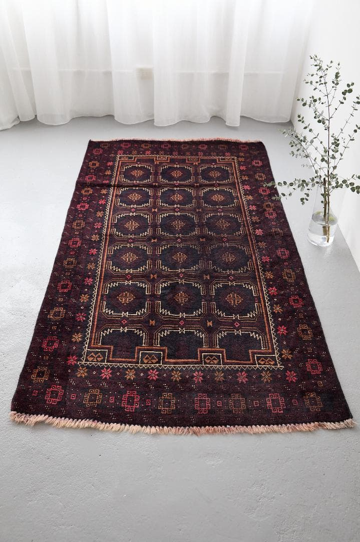 ヴィンテージラグ　トライバルラグ　バルーチ族（198×107cm）黒　紺　赤