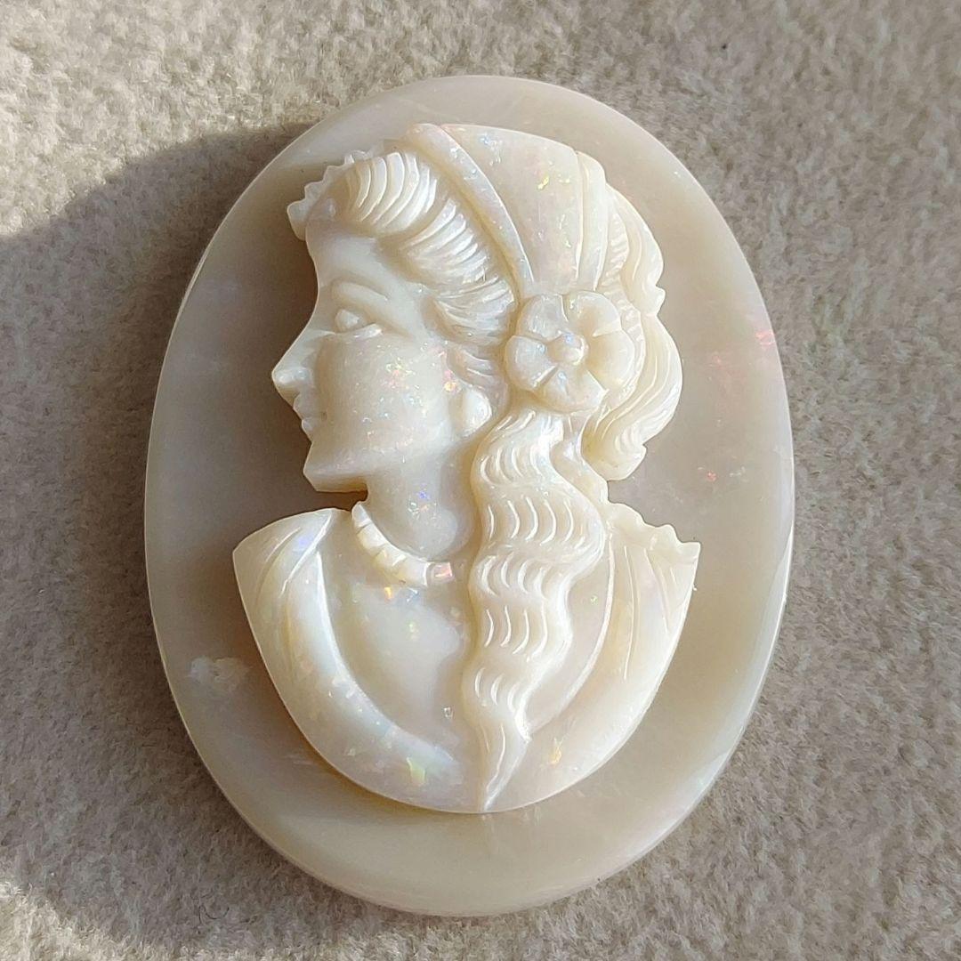 オパール　女性　カメオ　ルース