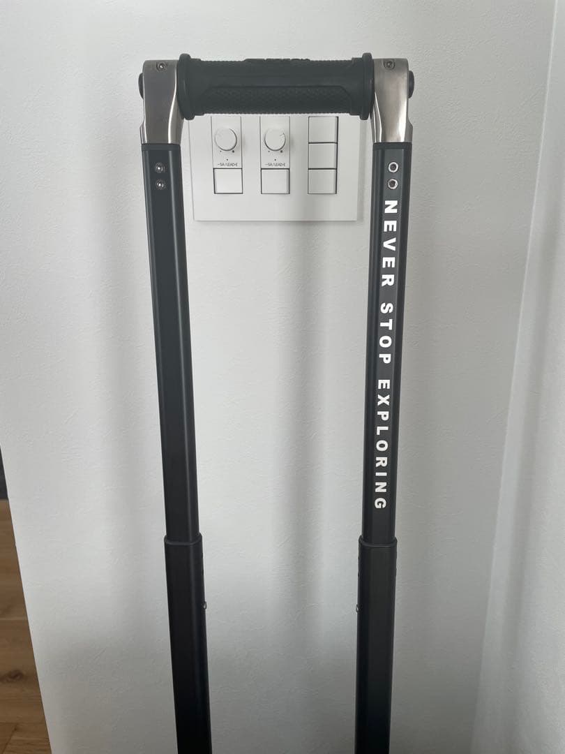 ノースフェイス シャトルローラー　スーツケース